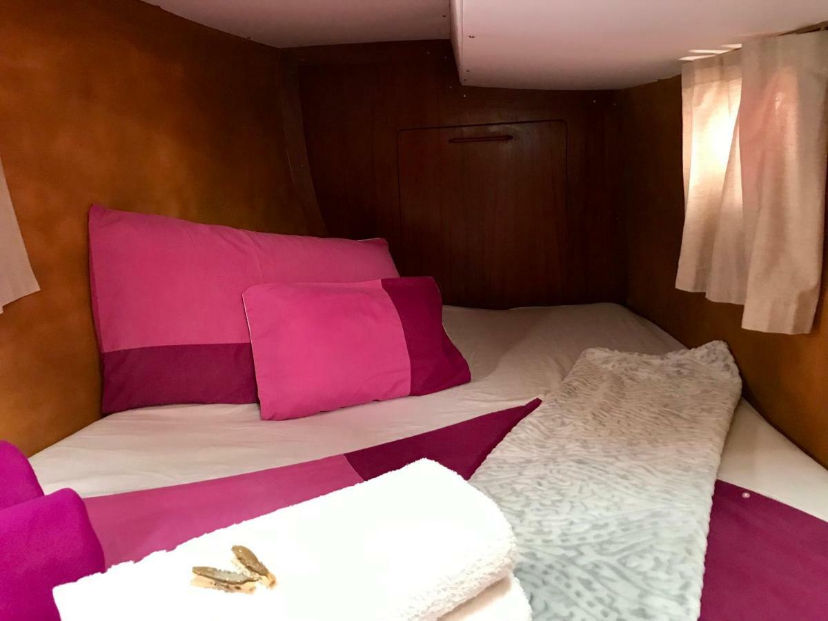 Sleep & Boats Barcelona City Sant Adria de Besos Exterior photo